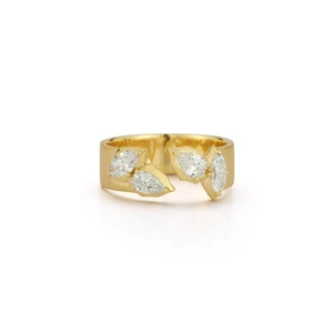 Jade Trau 18K Yellow Gold Poppy Open Band, Size 6.5