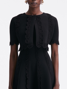 Oscar de la Renta Short Sleeve Scalloped Cardigan in Black, Size Small Oscar de la Renta Short Sleeve Scalloped Cardigan in Black, Size Small