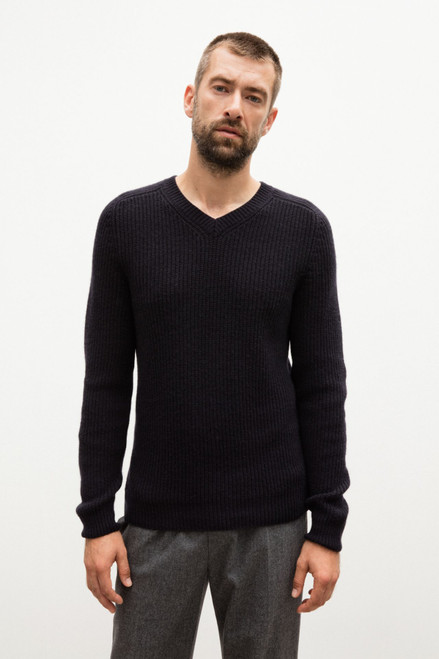 Iris Von Arnim Men's Cedric Cashmere Sweater in Navy, Size Large and X-Large