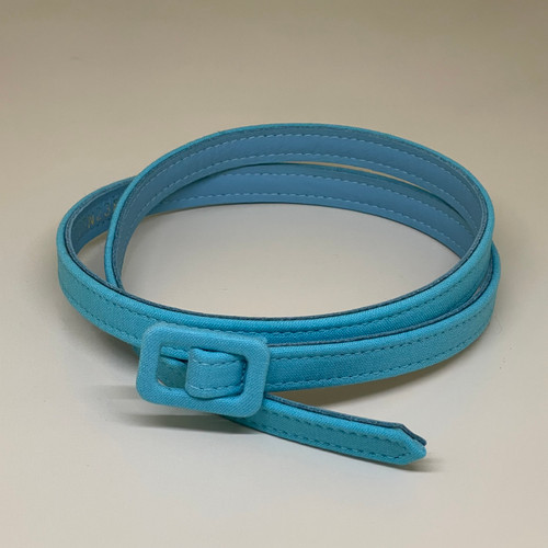 Oscar de la Renta Leather Buckle Belt in Cyan, Size Small