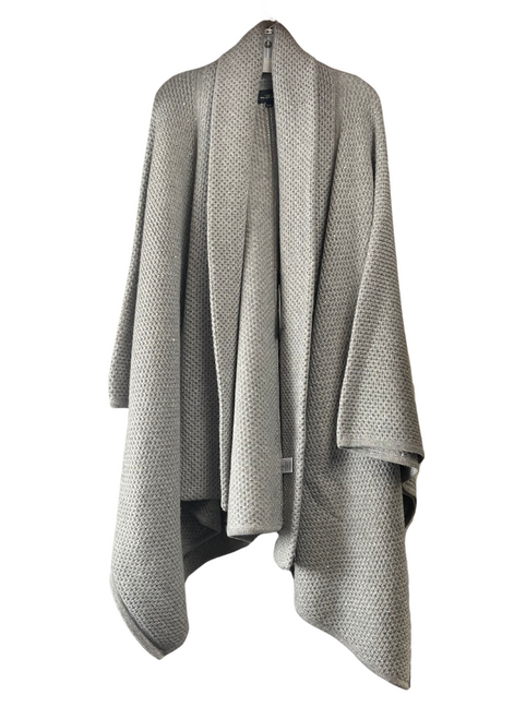 William Sharp Isla Cape in Light Grey