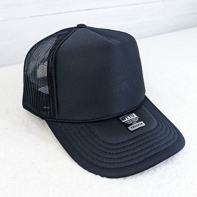 Black Trucker Caps: Sale up to −57
