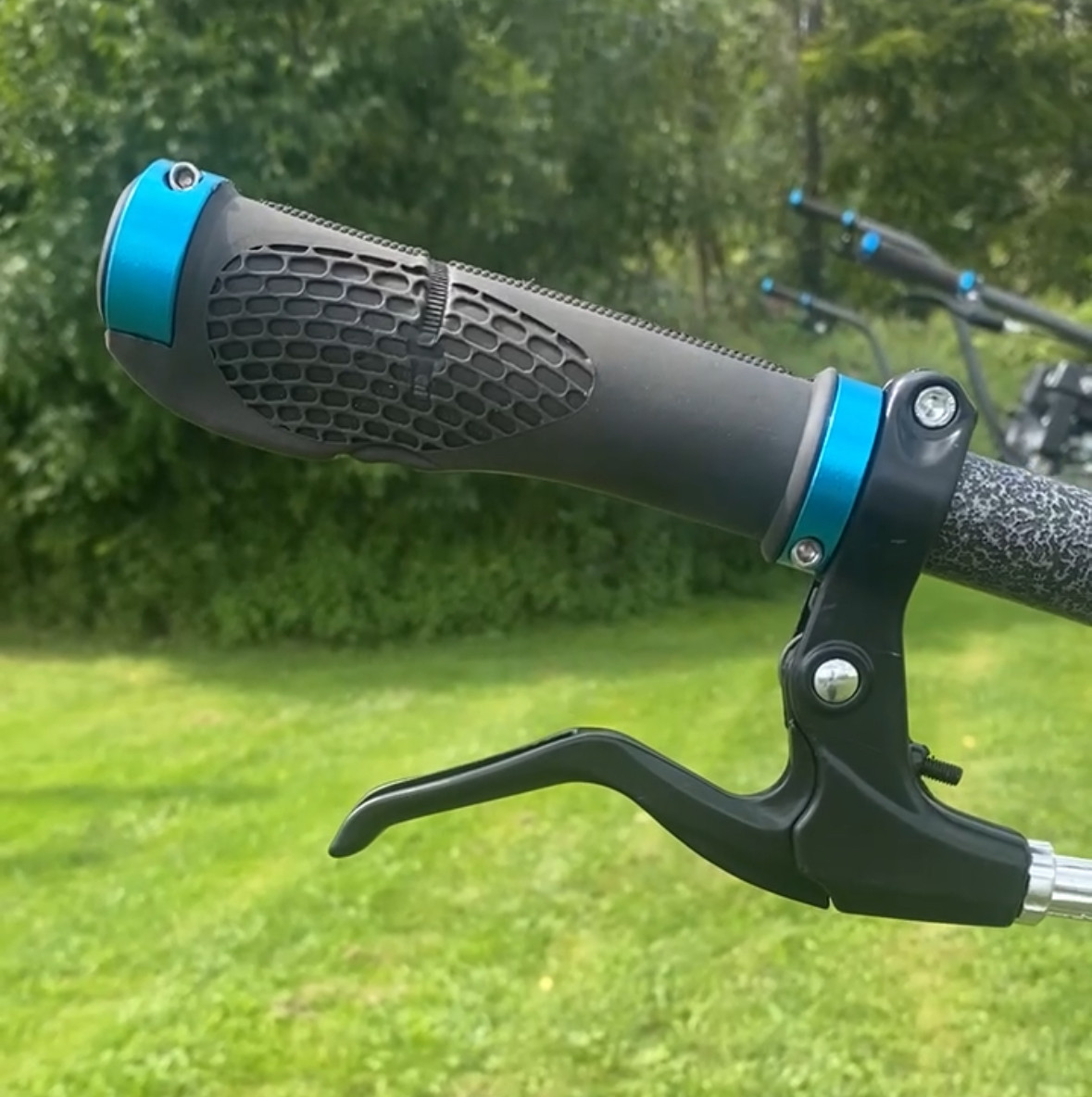 TWISTER THROTTLE CONTROL w CABLE AND ERGONOMIC GRIP - Mud-Skipper