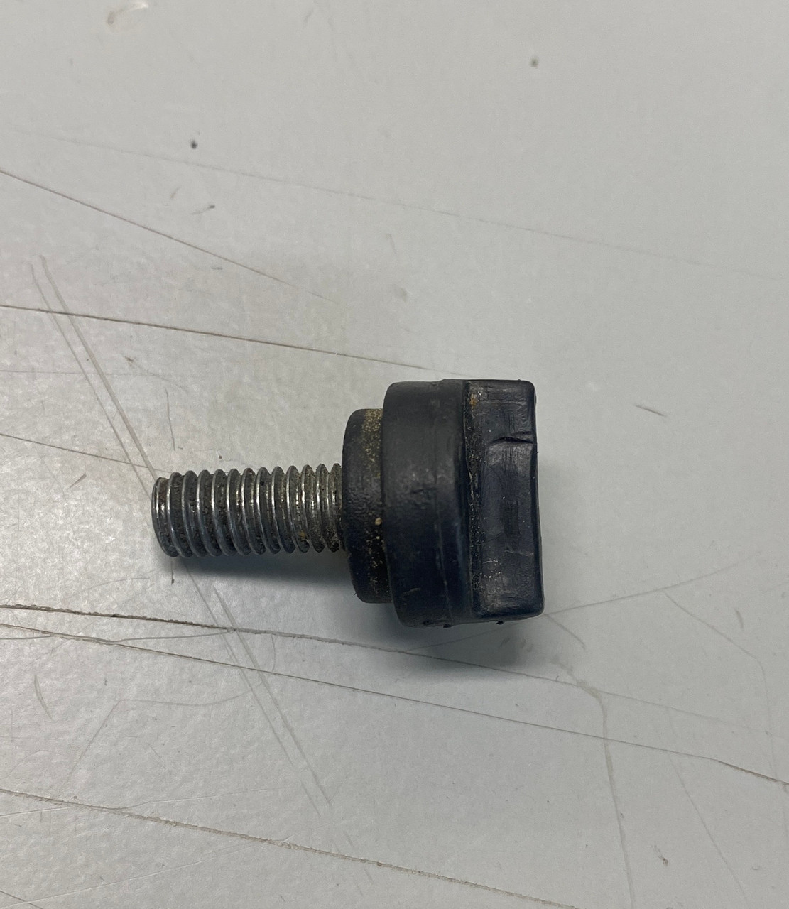 AIR FILTER COVER SCREW 670/740cc
