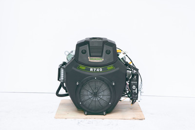 25HP 4-STROKE GASOLINE ENGINE - ELECTRIC START - 1"  PTO - Weighs 106lbs
