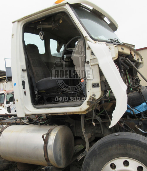 Sterling LT 9500 cab, chassis & components - Wrecking Truck (47)