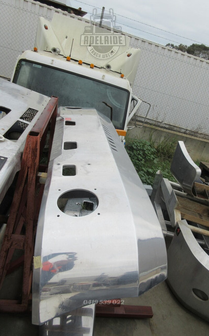 Kenworth genuine bumper bar - Wrecking Truck (92)
