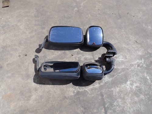 2015 Kenworth K200 LH & RH Mirror And Frame