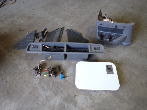 2019 Mack Inner Cab Various Parts