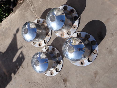 Freightliner Drive Wheel Stainless Hats With Badge