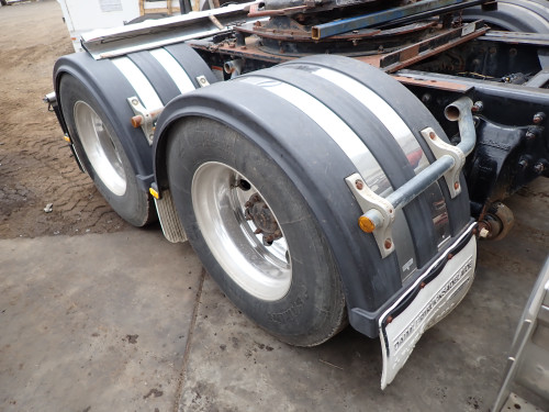 2008 Freightliner 120 Century ST Drive Wheel Mud Guards
