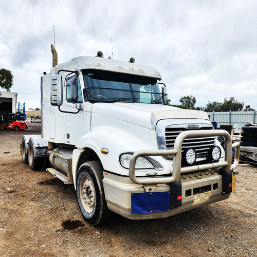 2007, Freightliner, Columbia, Prime Mover, 20918, 18 Speed, Manual Gearbox, 14 L Detroit, Sleeper Cab, Tyres: 295/80R, 10 Stud, 285 American, 2007 Jost, D190kN, LP 16mm, Bull Race