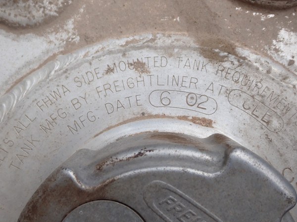 2002 Freightliner 379L Fuel Tank (26)