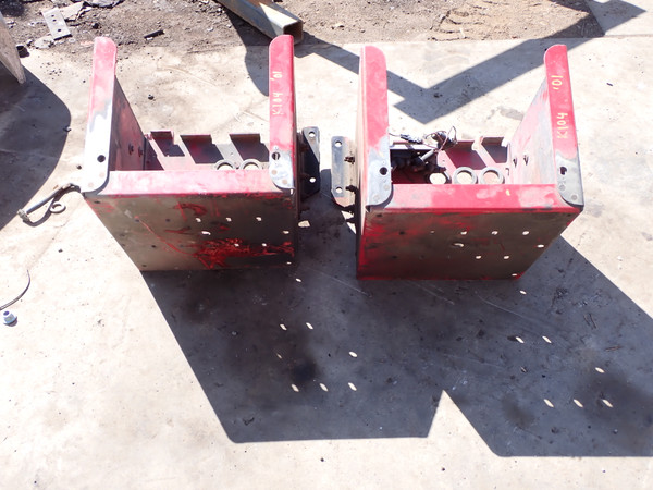 2001 Kenworth K104 Duel Battery Boxes