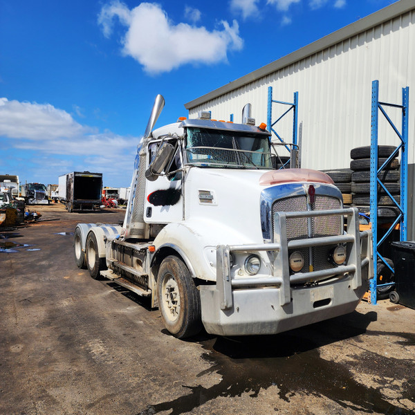 2015, Kenworth 409, 2015 Cummins ISXES, Engine #79802920, 20E318AMXP, 2 Pedal Auto, 295/80R 22.5, 11R 22.5, 10 Stud, Jost, JSK37CW, D/190