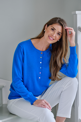 Jenna Coloured Button Crew Neck Cashmere Sweater in Dragonfly