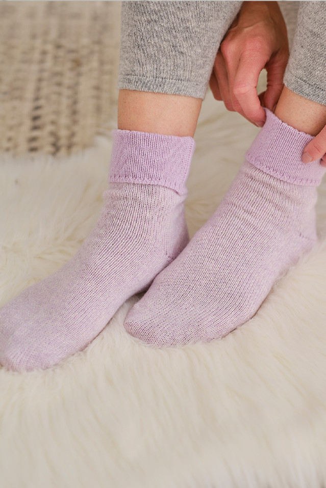 Ladies Cashmere House Socks in Wisteria