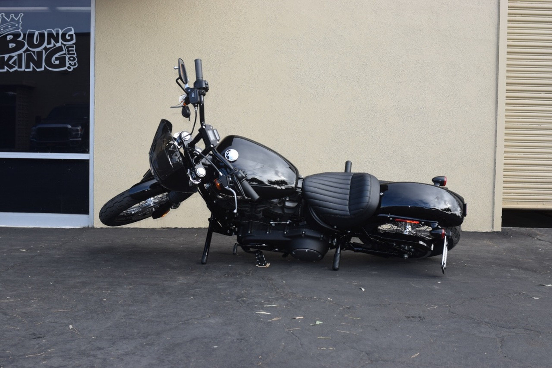 Crashbar for M8 Softail Street Bob, Low Rider, FXST | Bung King