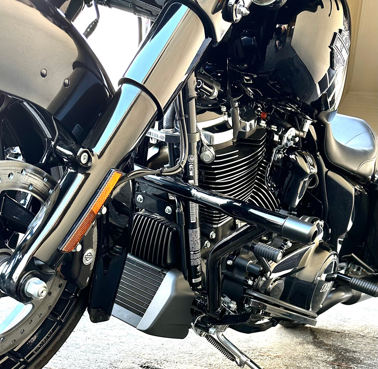 dyna front crash bar crash cage highway peg 210 street bob low rider