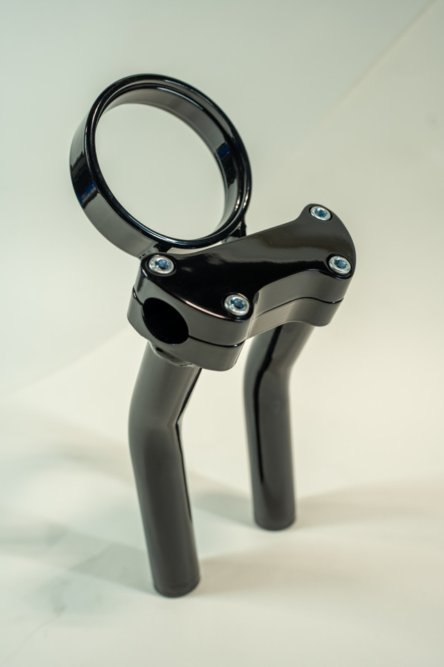 Top view of adjustable gauge mount for Harley Low Rider S and ST riser