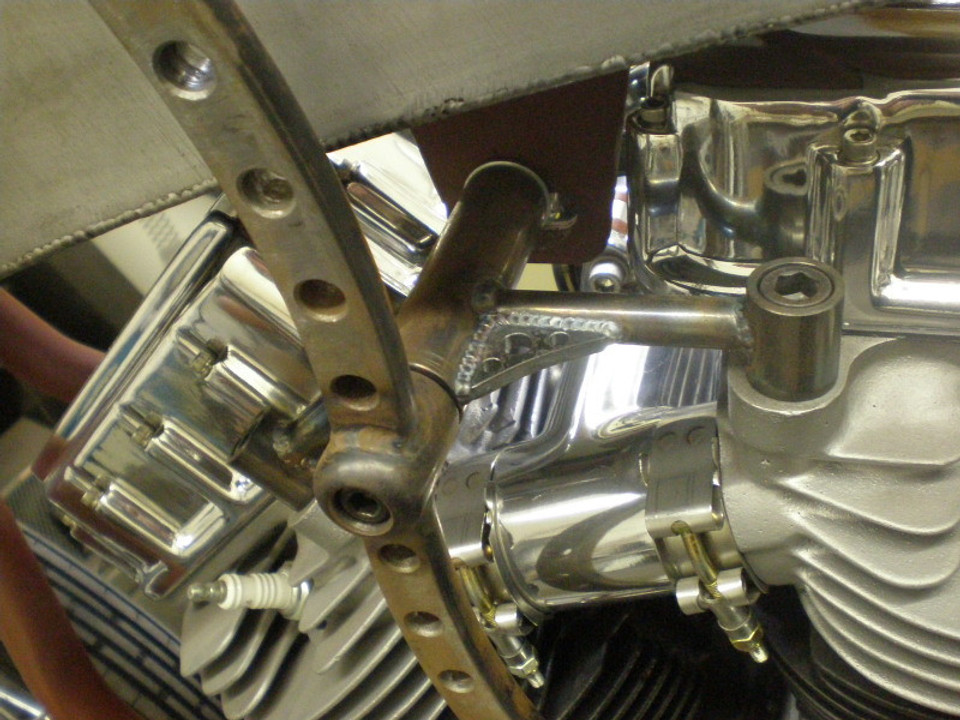 Close-up of bronze bushing pivot for jockey shift mount on Pan Head