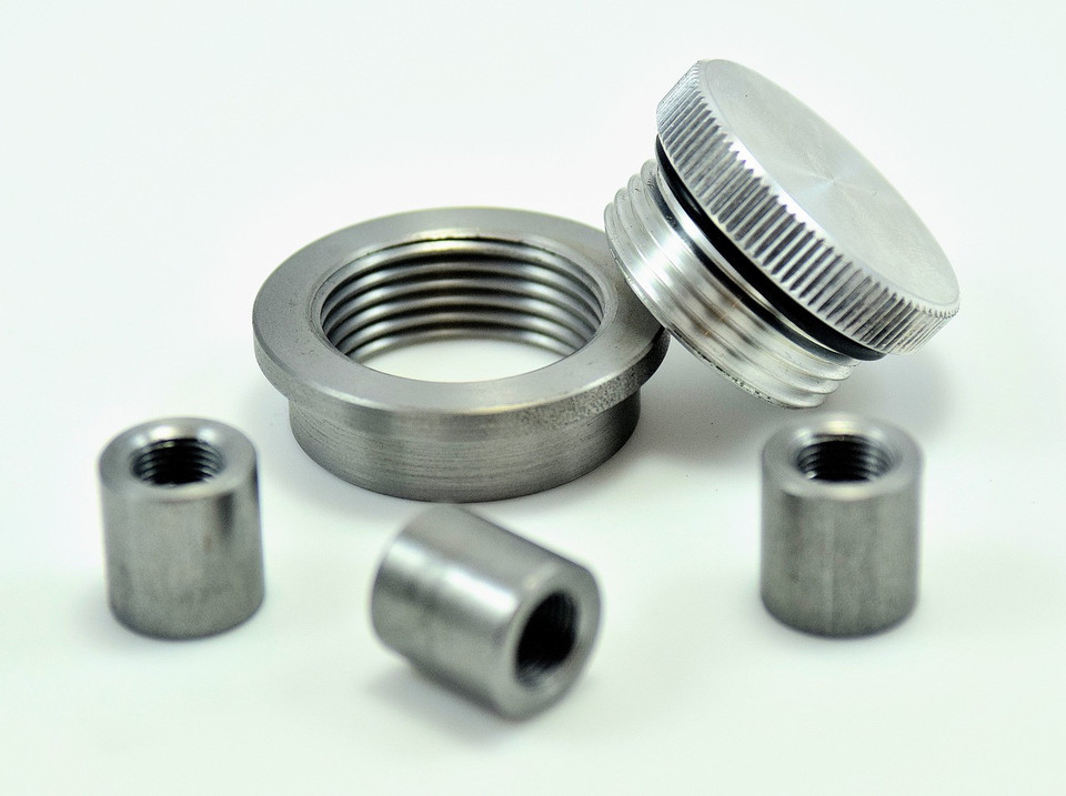 Oil tank filler cap and bung kit with three 1/8" NPT fittings – mild steel version Oil tank filler cap and bung kit with three 1/8" NPT fittings – mild steel version