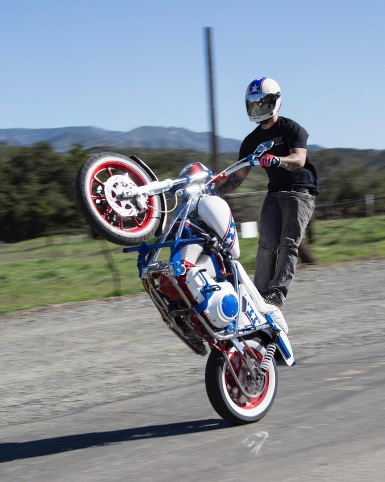 Highway Peg Crash Bar Dyna and FXR Highway Peg Crash Bar Dyna and FXR