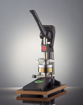 1800B Badge-A-Matic