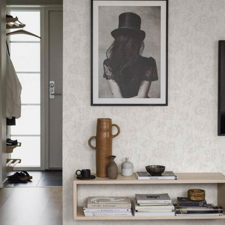 38741 Cornelia Borosan Hem Neutral Wallpaper by Borastapeter