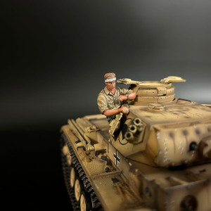 WPAK003 Pz III Tank Crew w/ Bandaged Head WPAK003 Pz III Tank Crew w/ Bandaged Head