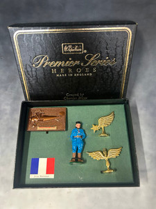 BR8933 Premier Series Heroes: Jean Navarre BR8933 Premier Series Heroes: Jean Navarre