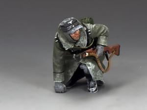 KCBBG074 Kneeling Tank Rider w/ Rifle