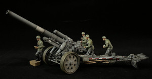 WPAX041 German Grey sFH18 150mm Howitzer with Limber and 4 crew