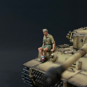 WPAK024 DAK Tiger Tank Crew B
