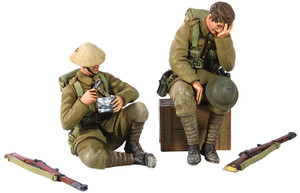 BR23072 Life in the Trenches - 1916-17 British Infantry Exhausted Seated with Box and Seated Eating - Five piece set in box BR23072 Life in the Trenches - 1916-17 British Infantry Exhausted Seated with Box and Seated Eating - Five piece set in box