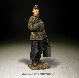 BR25082 German Army Tanker in Parka No.1 - Single figure in box BR25082 German Army Tanker in Parka No.1 - Single figure in box