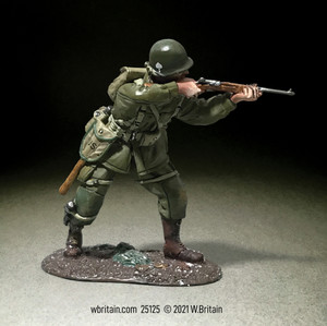 BR25125 U.S. 101st Airborne Standing Firing Carbine, Winter 1944-1945 - Single figure in box BR25125 U.S. 101st Airborne Standing Firing Carbine, Winter 1944-1945 - Single figure in box