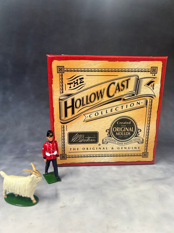 BR40193 Fort Henry Guard Mascot and handler (HollowCast)