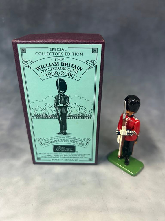 BR40107 Scots Guard Corporal Present Arms