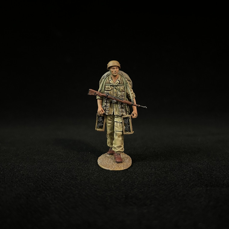 WPAK016  DAK Ramcke Brigade Ammo Carrier
