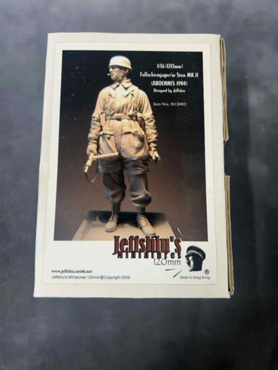 SDB120002 Fallschirmjager w/ Sten Mk II