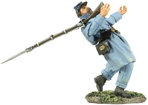 BR31155 Union Infantry in Overcoat Falling Wounded