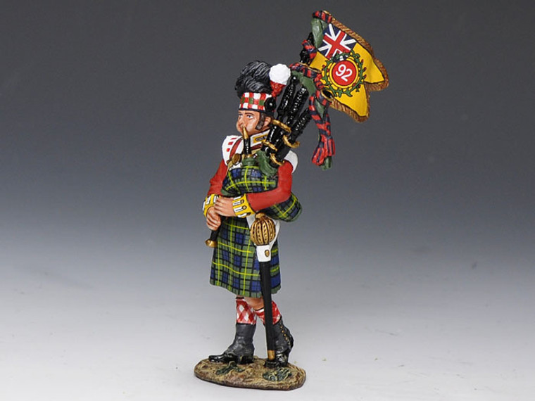 KCNA215 Gordon Highlanders Bagpiper