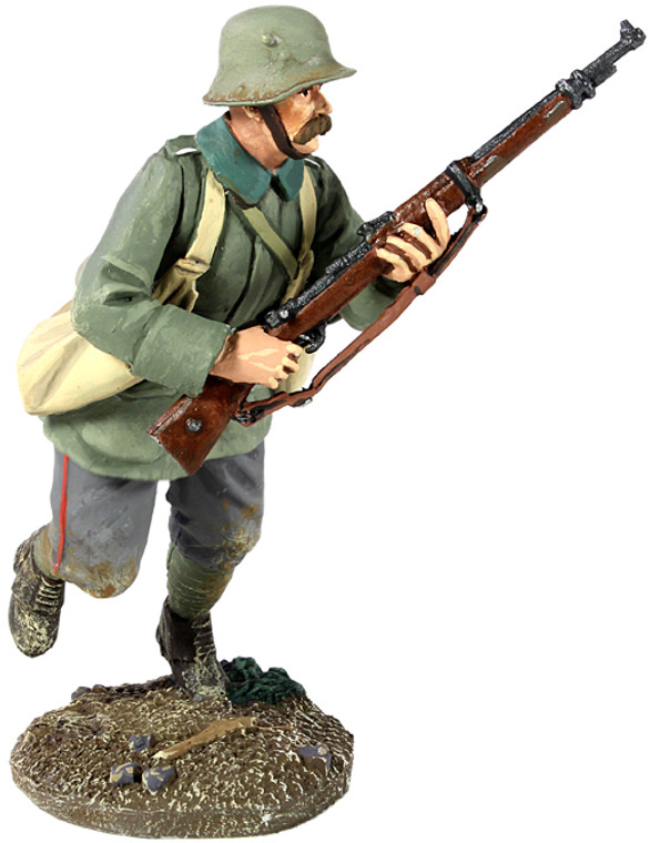 BR23056 1916-18 German Infantry Running with Grenade Bags No.1 - Single figure in clamshell package