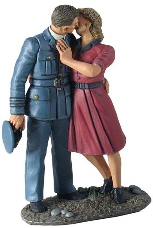BR25025 I'll Be Seeing You - RAF Pilot and Girl Kissing Goodbye -Two figure set in box