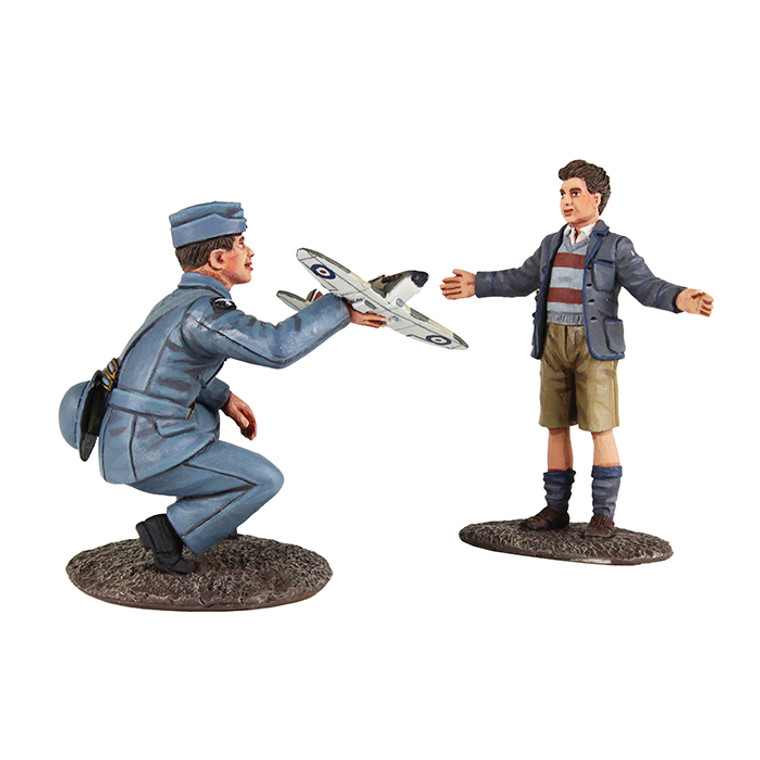 BR25027 RAF Pilot with Model Spitfire and Child - Two figure set in box