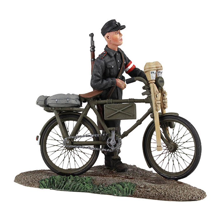 BR25036 German Hitler Youth Pushing Bicycle No.1 - Two figure set in box