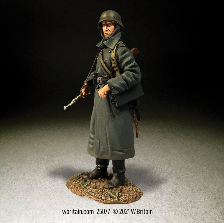 BR25077 German Volkgrenadier Standing with Ammo Can in Greatcoat - Single figure in box