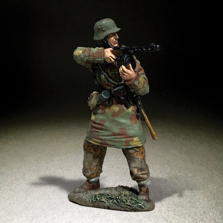 BR25119 German Waffen SS in Italian Camo Standing Firing PPSH 41 - Single figure in box