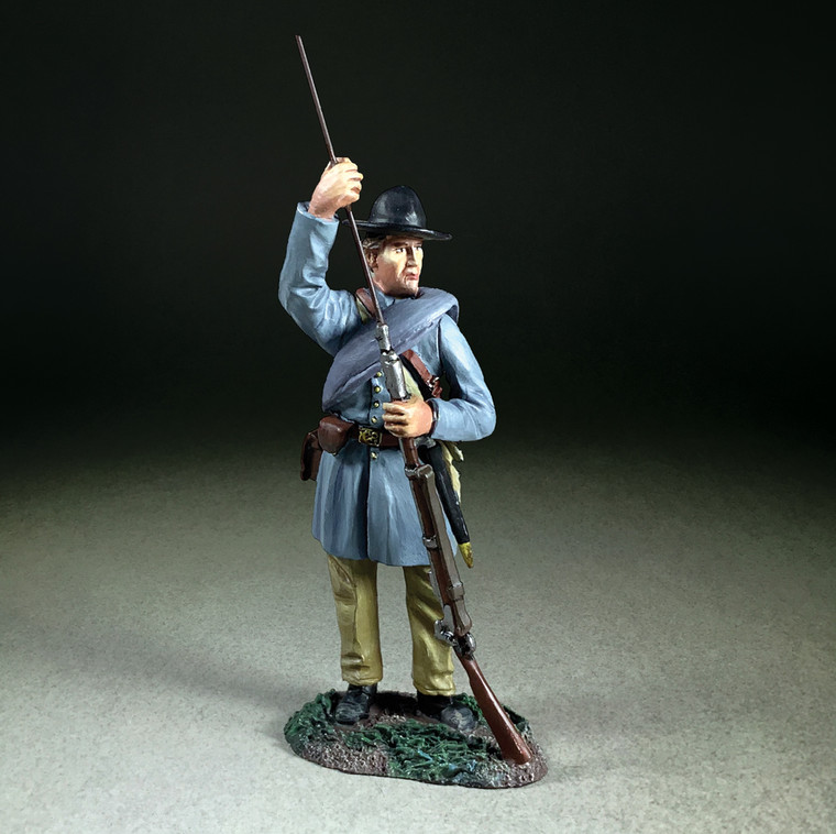BR31256 Confederate Infantry Standing Ramming in Frock Coat, No.1 - Single figure in clamshell package